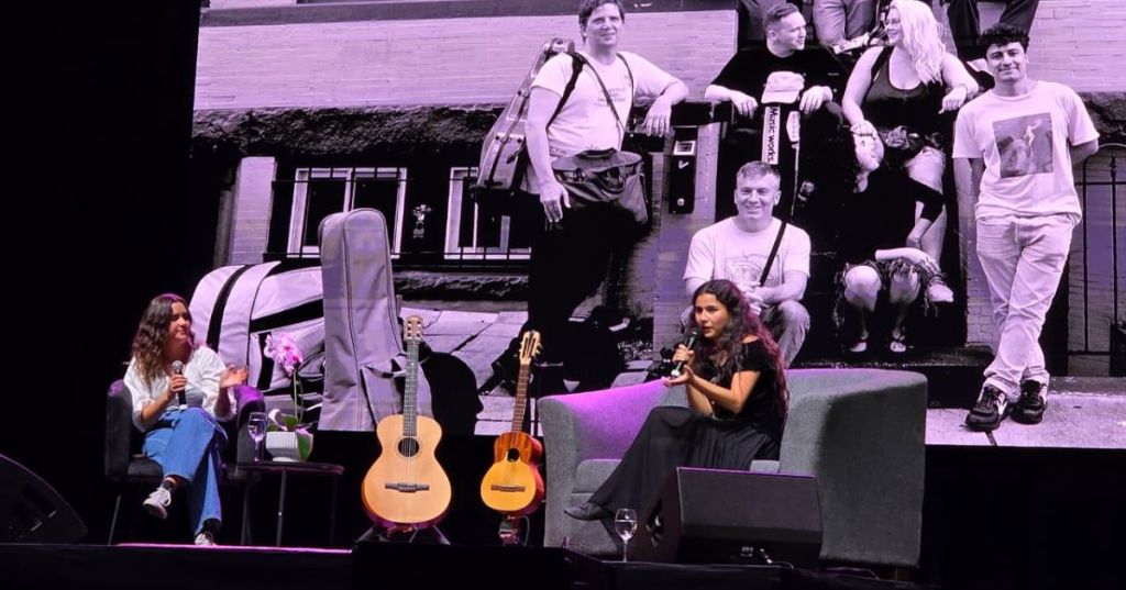 Silvana Estrada celebra el lanzamiento de Vendrán suaves lluvias con un Tiny Desk muy&nbsp;especial