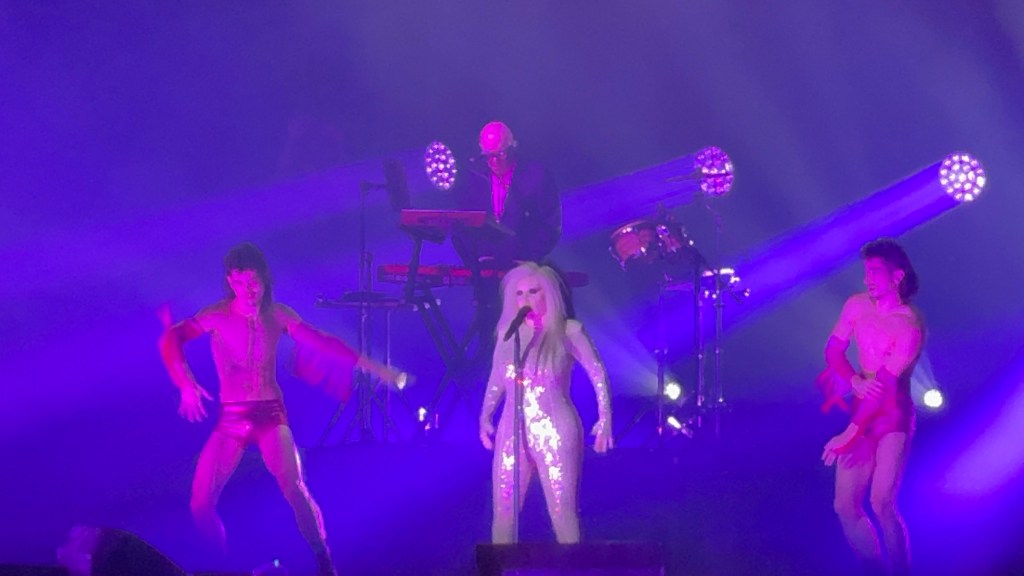 Energía y precisión: el Palacio vibra con la propuesta de&nbsp;Fangoria