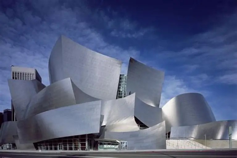 Frank Gehry: El legado del arquitecto con estilo  vanguardista y&nbsp;experimental