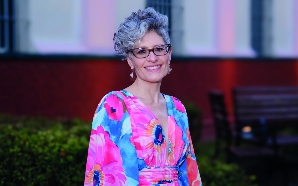 Memoria, identidad y dolor en el libro: La hija del guerrillero y la&nbsp;loca