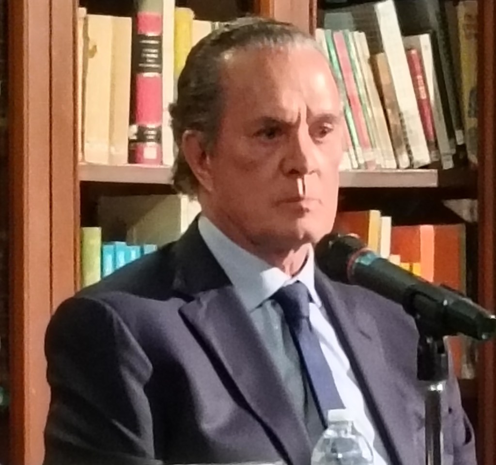 Del arco a la narración deportiva, Raúl Orvañanos confieza en su libro: «Mi vida es el&nbsp;futbol»