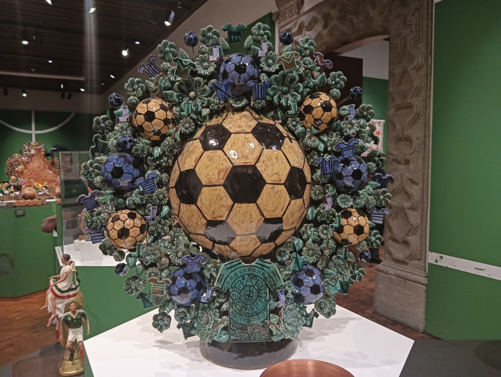 Artesanos anotan gol en tres exposiciones simultáneas