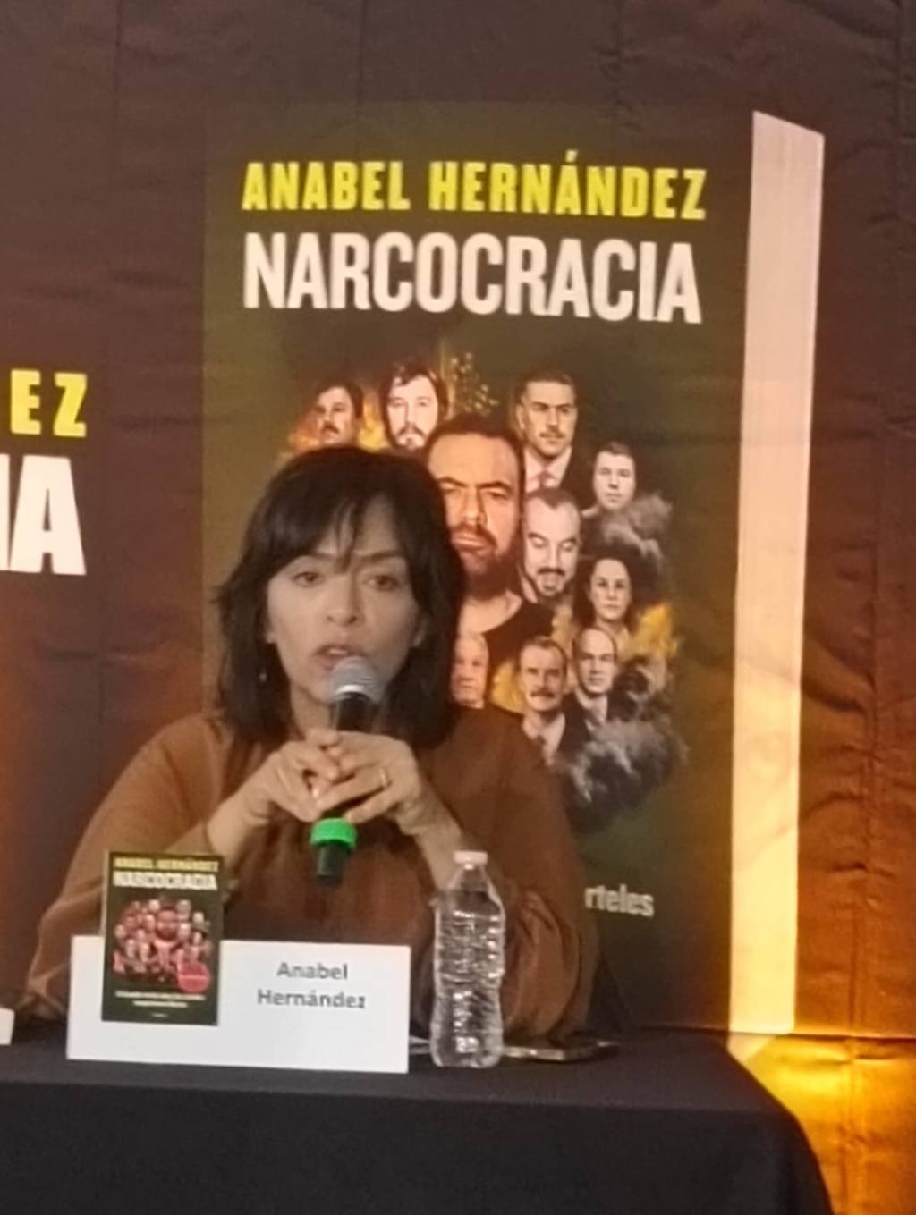 Anabel Hernández pide a AMLO romper el silencio en su nuevo&nbsp;libro