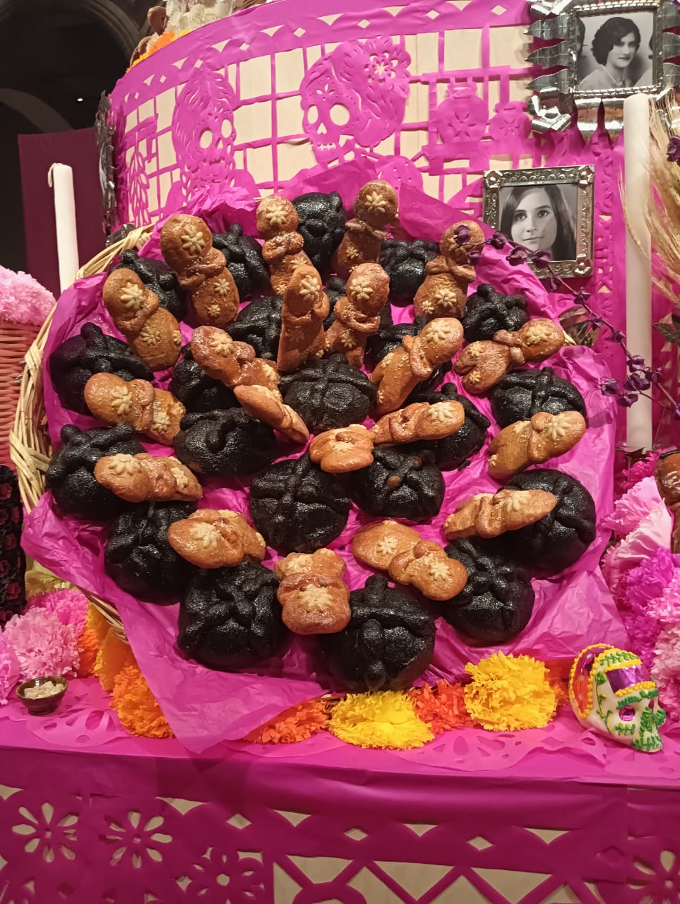 Altar monumental que endulza la muerte