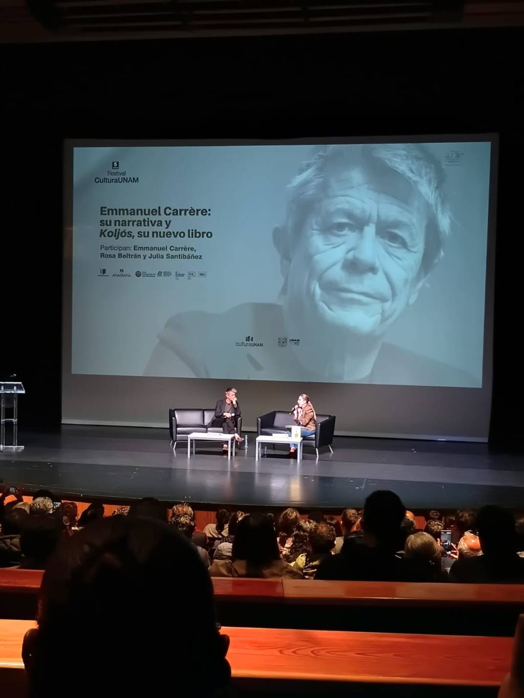 Emmanuel Carrère: escribir entre lo que somos y lo que no somos